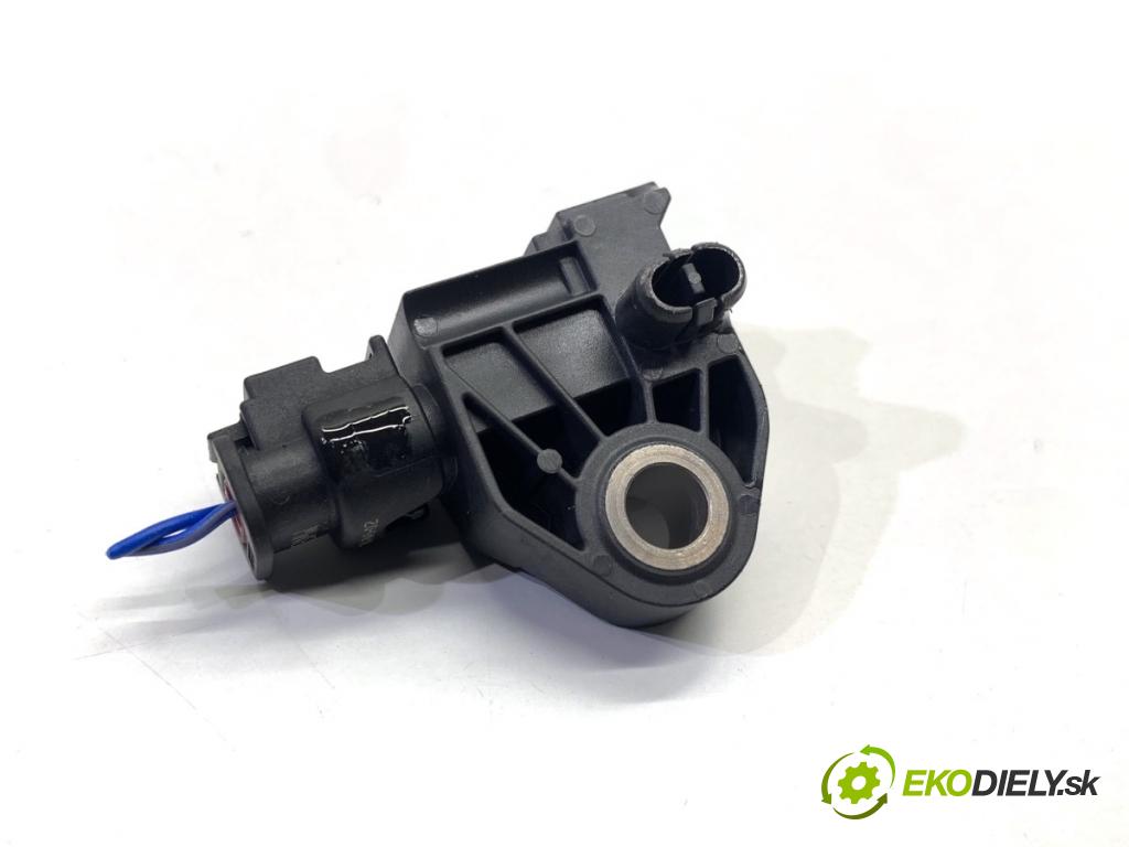 BMW F44 coupe 2021 131 kW 220 i 1998 Snímač nárazu 9496815 (Snímač nárazu)