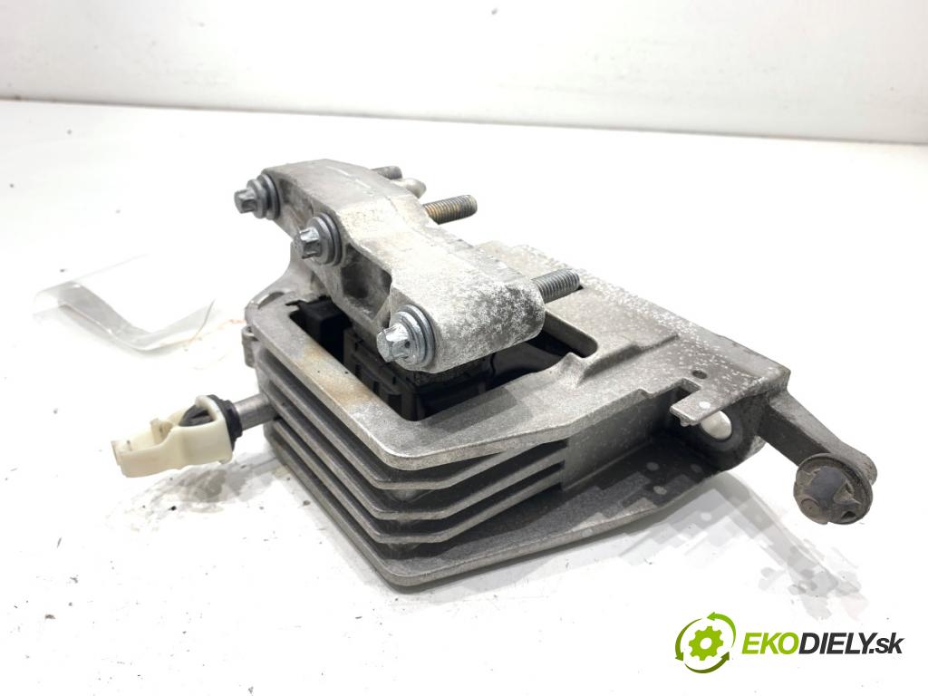 BMW F44 coupe 2021 131 kW 220 i 1998 AirBag Motor ľavy 