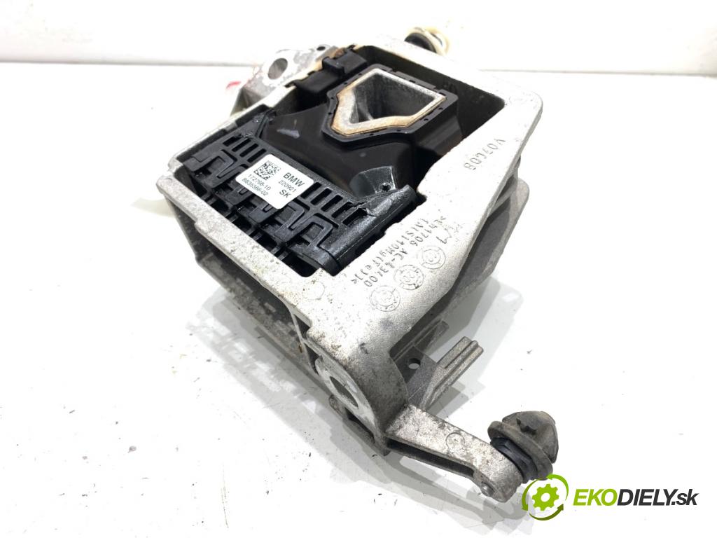 BMW F44 coupe 2021 131 kW 220 i 1998 AirBag Motor ľavy