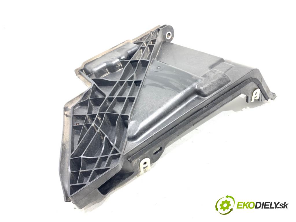 BMW F44 coupe 2021 131 kW 220 i 1998 Kryt akumulátora 7473113 (Motor a príslušenstvo ostatné)