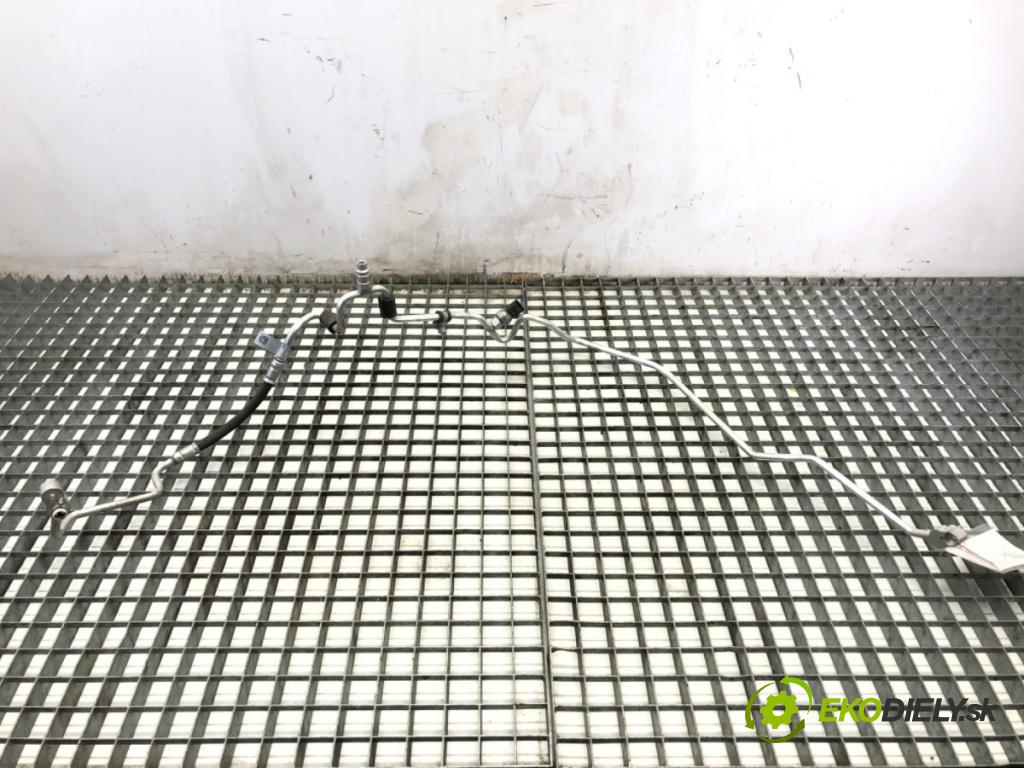 BMW F44 coupe 2021 131 kW 220 i 1998 rúrka klimatizace 6832951 (Trubka klimatizace)