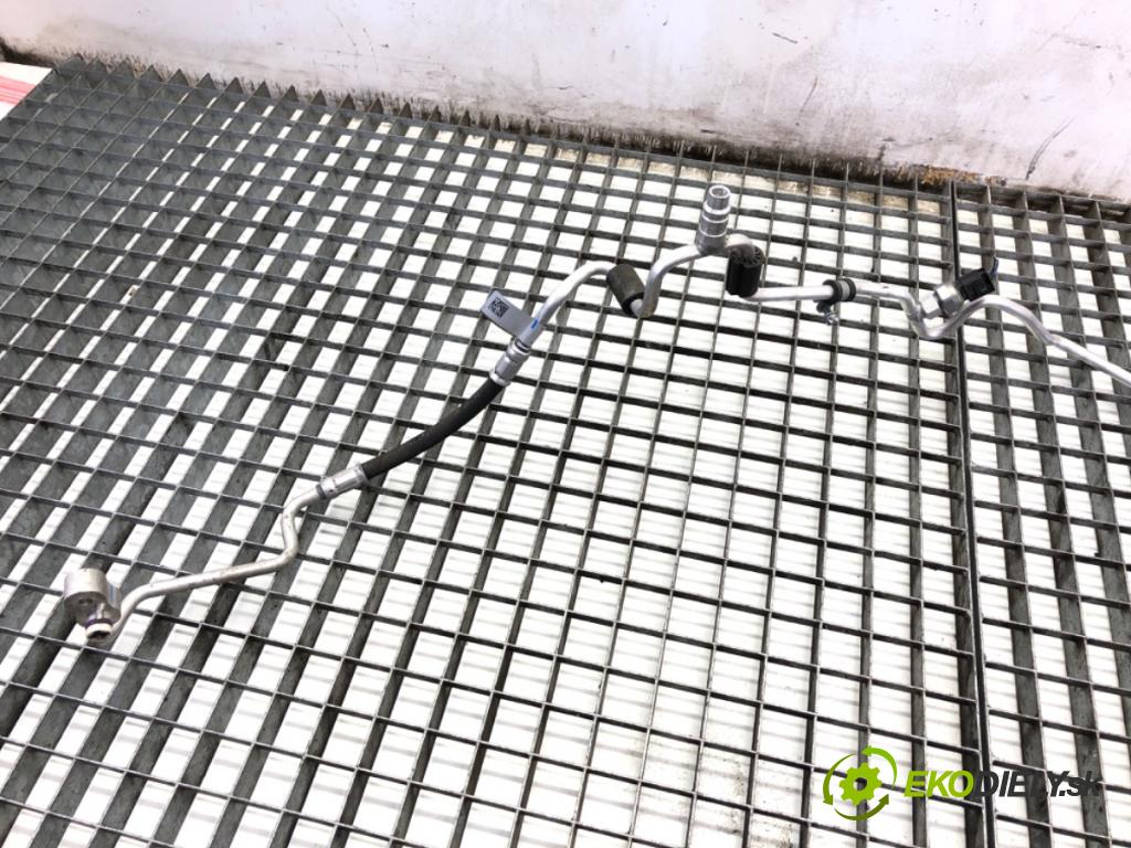 BMW F44 coupe 2021 131 kW 220 i 1998 rúrka klimatizace 6832951 (Trubka klimatizace)