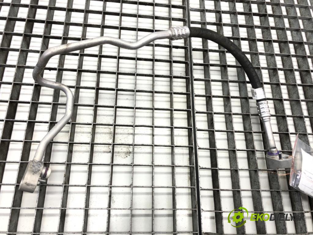 BMW F44 coupe 2021 131 kW 220 i 1998 rúrka klimatizace 9869634 (Trubka klimatizace)