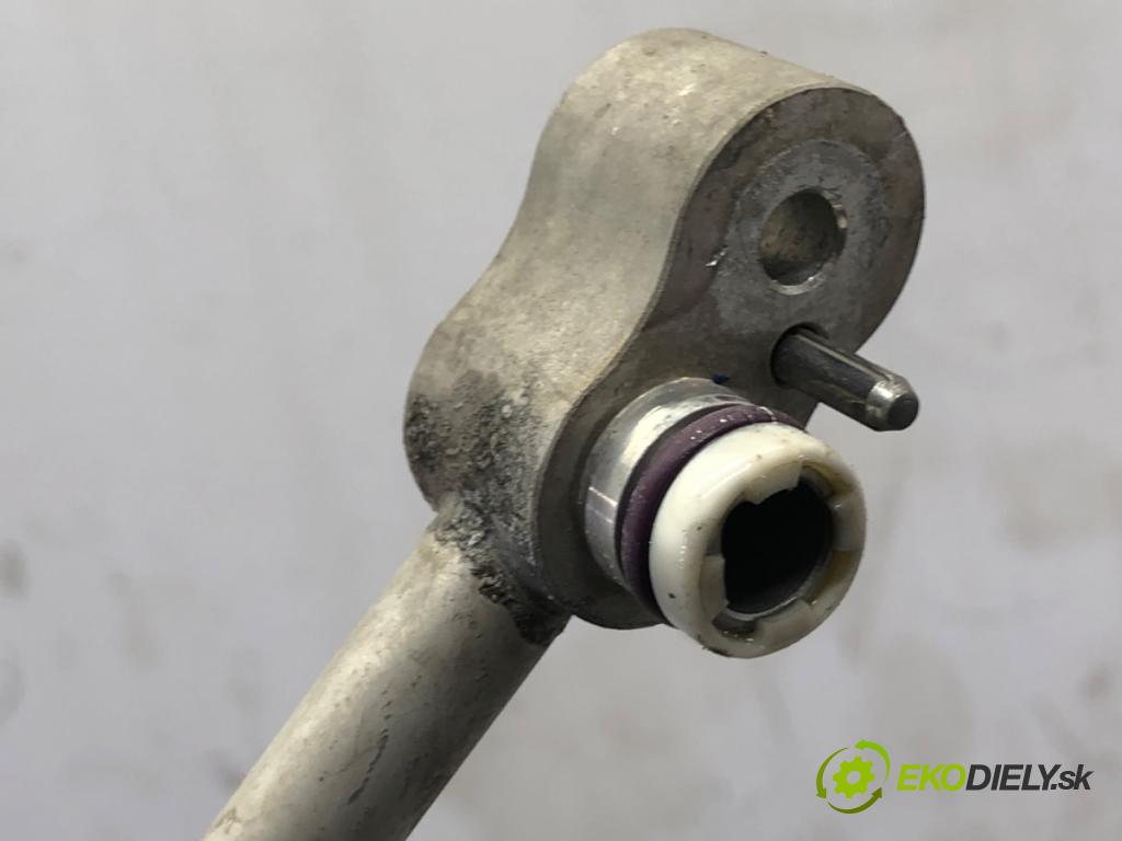 BMW F44 coupe 2021 131 kW 220 i 1998 rúrka klimatizace 9869634 (Trubka klimatizace)