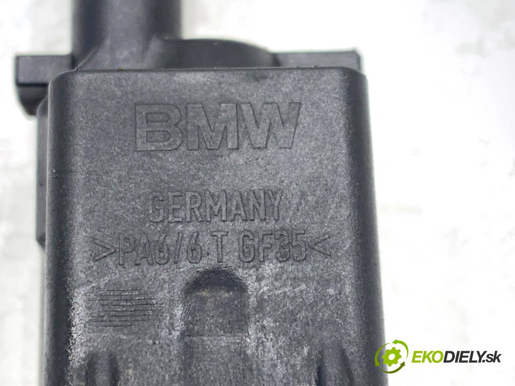 BMW F30 sedan 2015 180 kW 328 i xDrive 1997 Ventil tlaku oleja 7639993