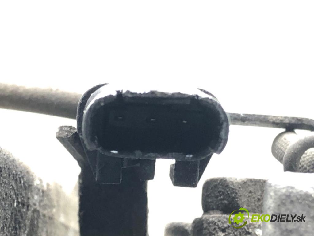 BMW F30 sedan 2015 180 kW 328 i xDrive 1997 kompresor klimatizace 9330825 (Kompresor klimatizace)