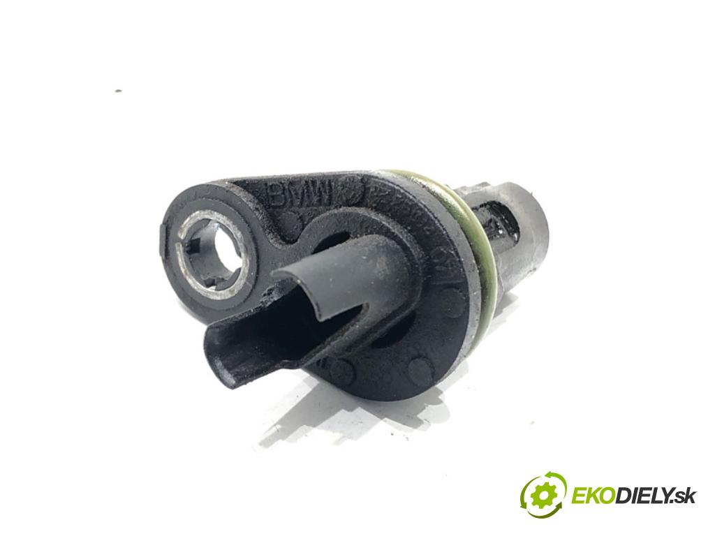 BMW F30 sedan 2015 180 kW 328 i xDrive 1997 Snímač pozície vačkového hriadeľa 7525014 (Snímač polohy kľukového hriadeľa)