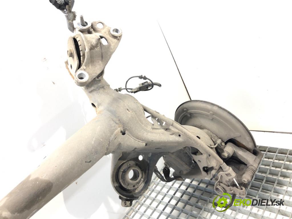 OPEL ASTRA K liftback 2020 81 kW 1.2 Turbo (68) 1199 Výstuha zad