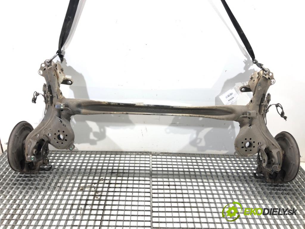 OPEL ASTRA K liftback 2020 81 kW 1.2 Turbo (68) 1199 Výstuha zad