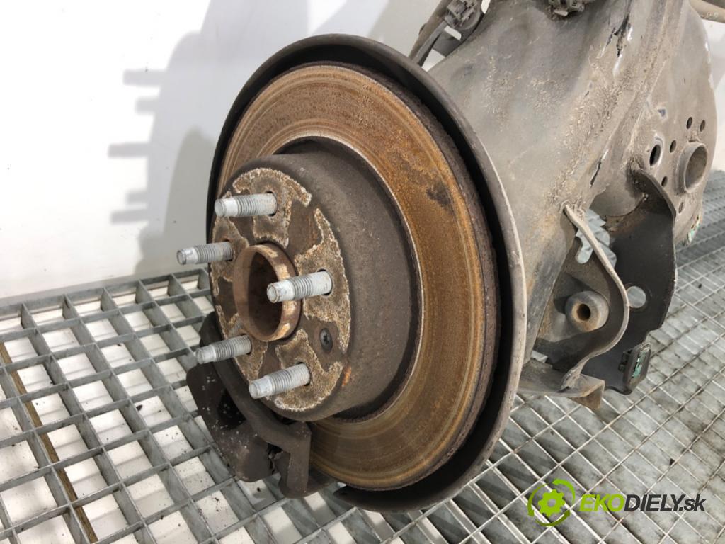 OPEL ASTRA K liftback 2020 81 kW 1.2 Turbo (68) 1199 Výstuha zad