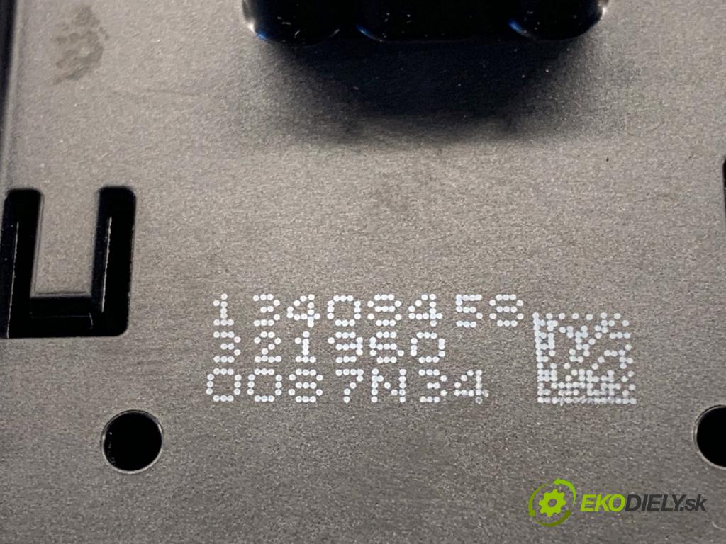 OPEL ASTRA K liftback 2020 81 kW 1.2 Turbo (68) 1199 Prepínač okien 13408458 (Prepínacie páčky pod volantom)