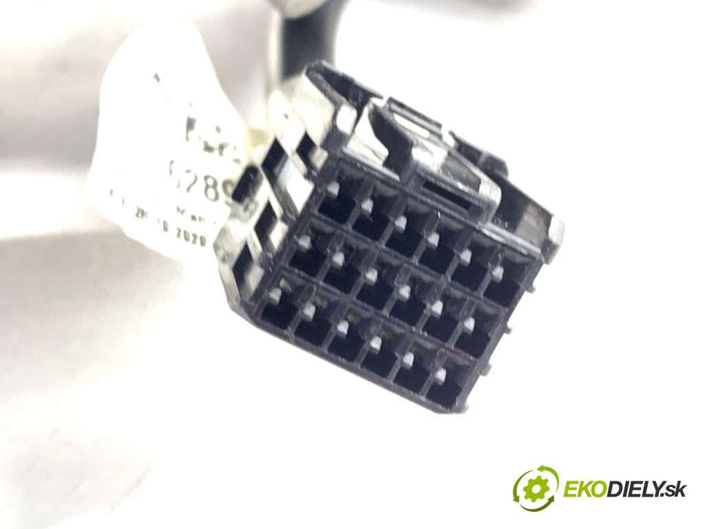 OPEL ASTRA K liftback 2020 81 kW 1.2 Turbo (68) 1199 zpětné zrcátko levý Z23F