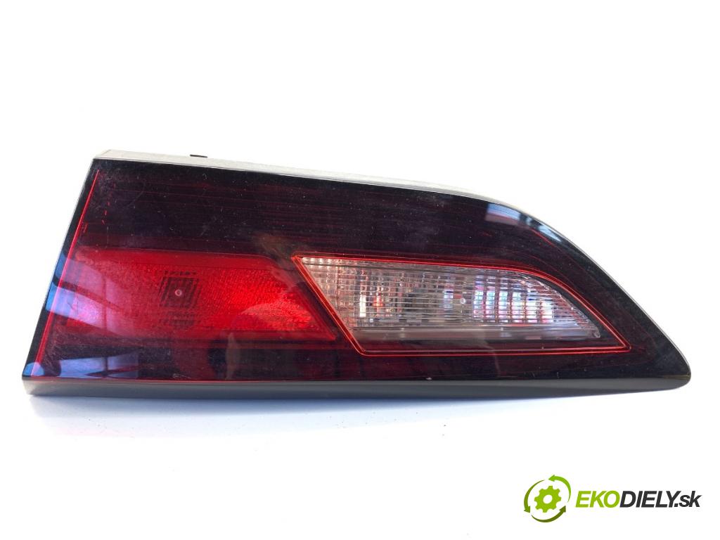OPEL ASTRA K liftback 2020 81 kW 1.2 Turbo (68) 1199 Svetlo zad pravá vnútorná 39098789 (Kľučka dverí ostatné)