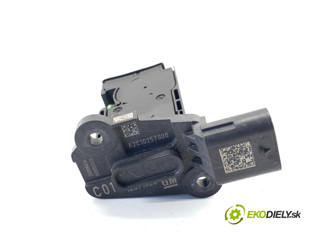 OPEL ASTRA K liftback 2020 81 kW 1.2 Turbo (68) 1199 Váha vzduchu 12671620 (Váha vzduchu)