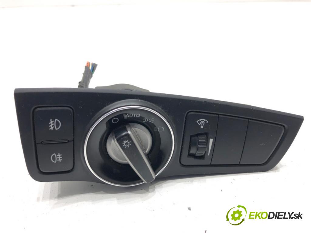 HYUNDAI i40 Kombi 2013 85 kW 1.7 CRDi 1685 Spínač svetiel 93300-3Z050