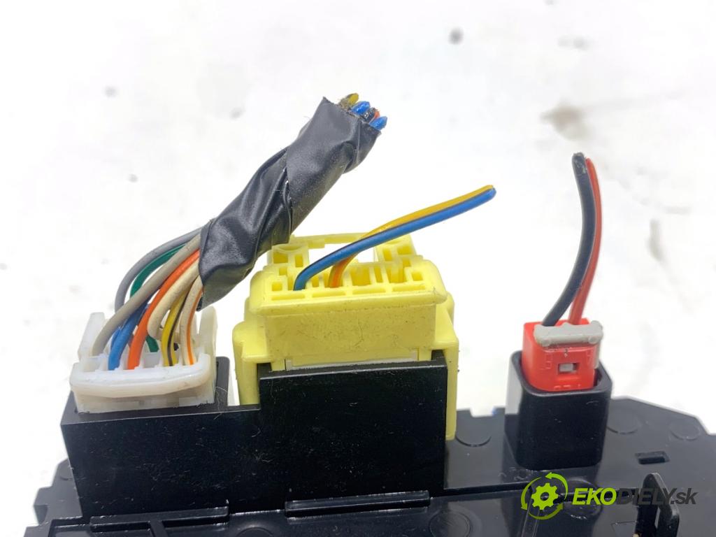 HYUNDAI i40 Kombi 2013 85 kW 1.7 CRDi 1685 Krúžok, slimák airbag  (Airbag)