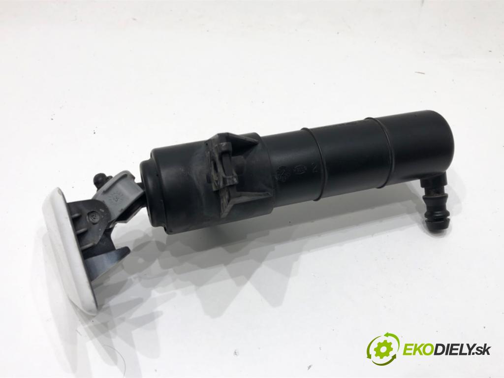 HYUNDAI i40 Kombi 2013 85 kW 1.7 CRDi 1685 ostrekovača svetla ľavy predný 98671-3V000