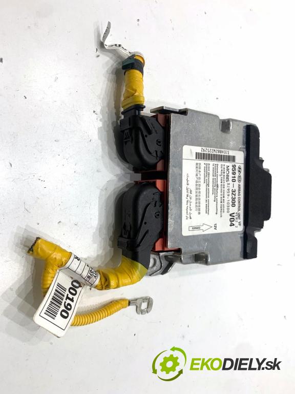 HYUNDAI i40 Kombi 2013 85 kW 1.7 CRDi 1685 senzor airbag 95910-3Z300 (Snímač)