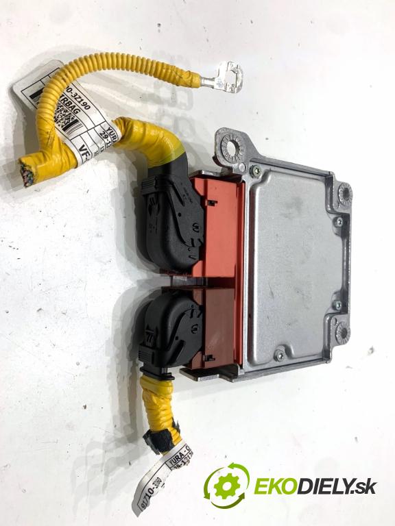 HYUNDAI i40 Kombi 2013 85 kW 1.7 CRDi 1685 senzor airbag 95910-3Z300 (Snímač)