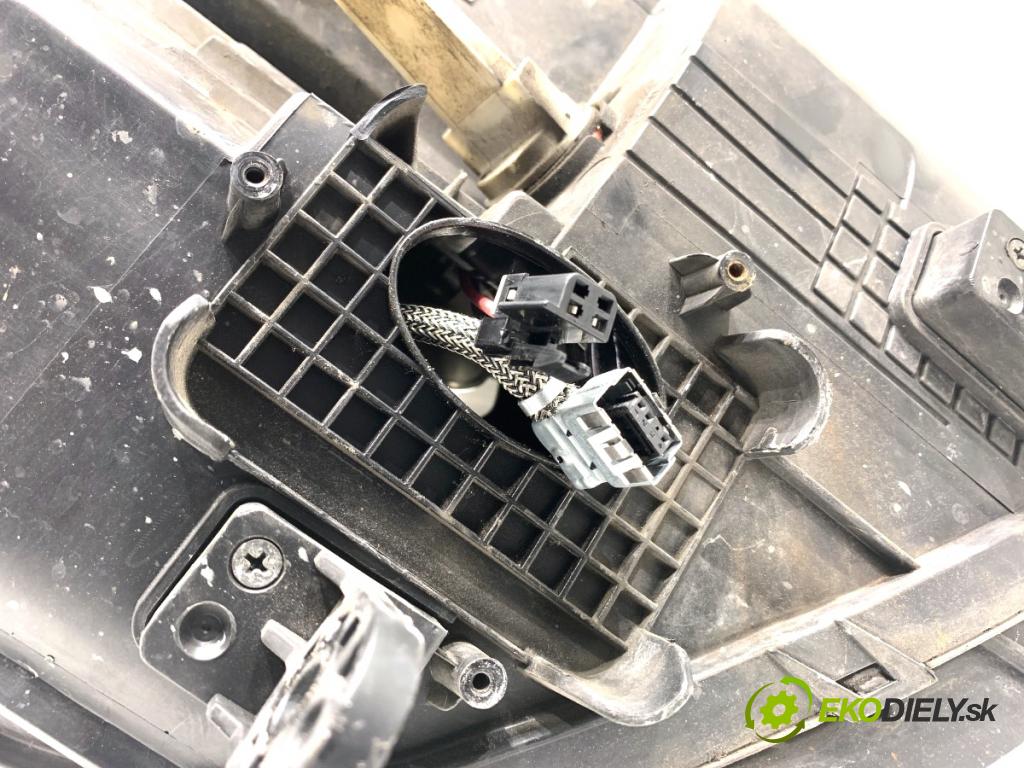 HYUNDAI i40 Kombi 2013 85 kW 1.7 CRDi 1685 Svetlomet ľavy predný 92101-3ZXXX