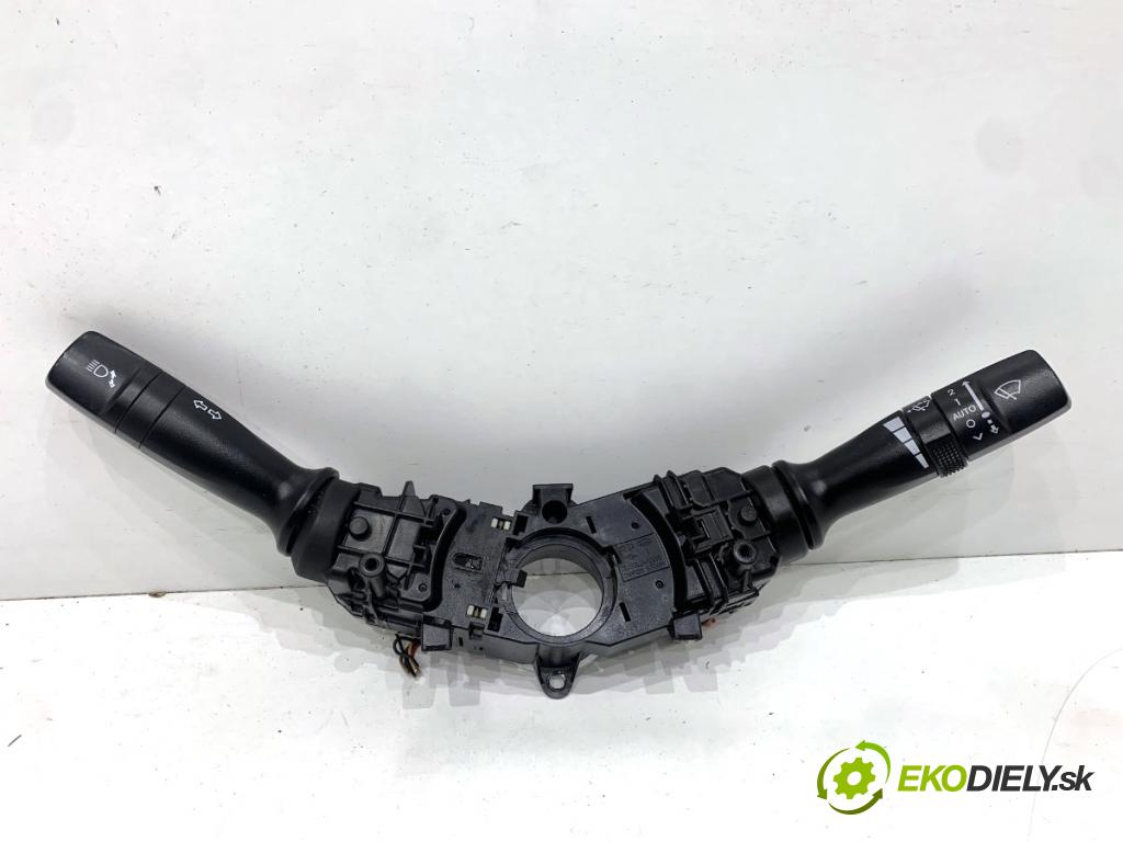 HYUNDAI i40 Kombi 2013 85 kW 1.7 CRDi 1685 Prepínač kombinovaný 3753MA-2211 (Prepínacie páčky pod volantom)