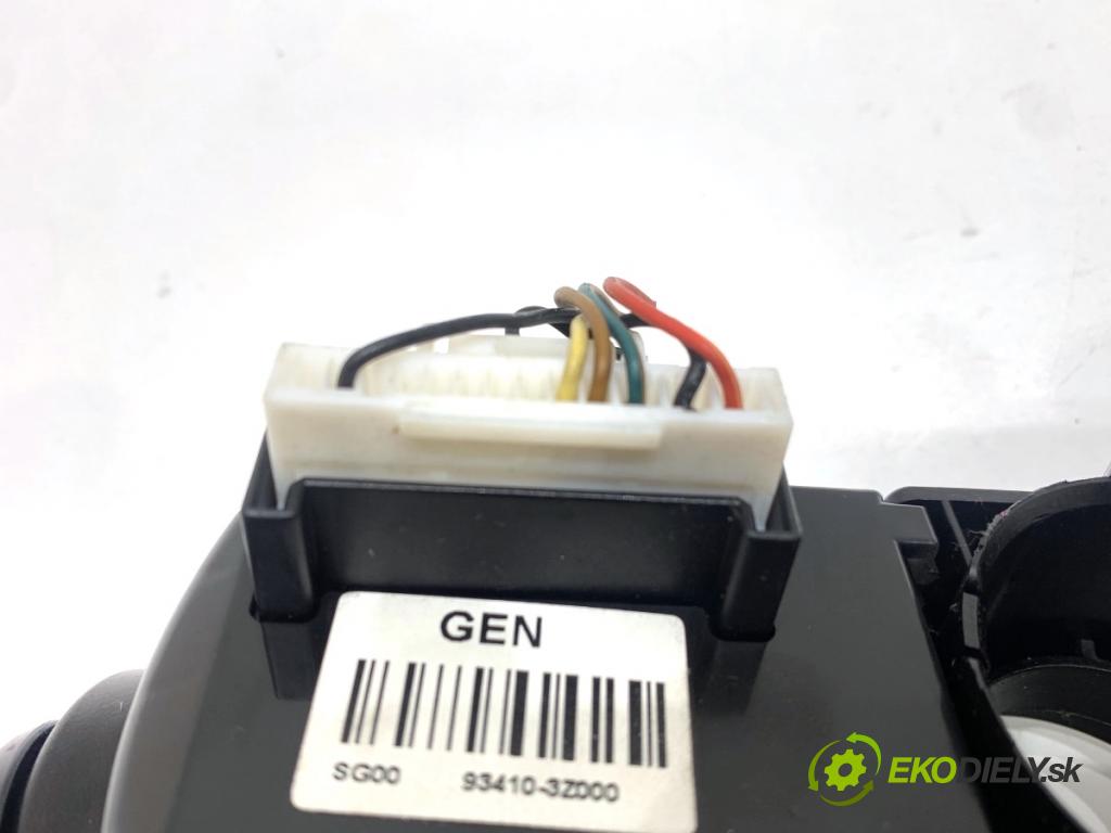 HYUNDAI i40 Kombi 2013 85 kW 1.7 CRDi 1685 Prepínač kombinovaný 3753MA-2211 (Prepínacie páčky pod volantom)