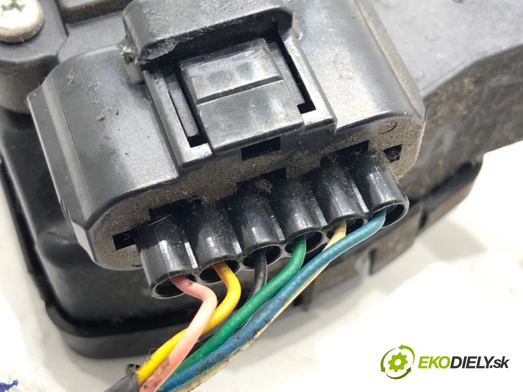 HYUNDAI i40 Kombi 2013 85 kW 1.7 CRDi 1685 Potenciometer plynu 32726-3Z000 (Potenciometer plynového pedálu)