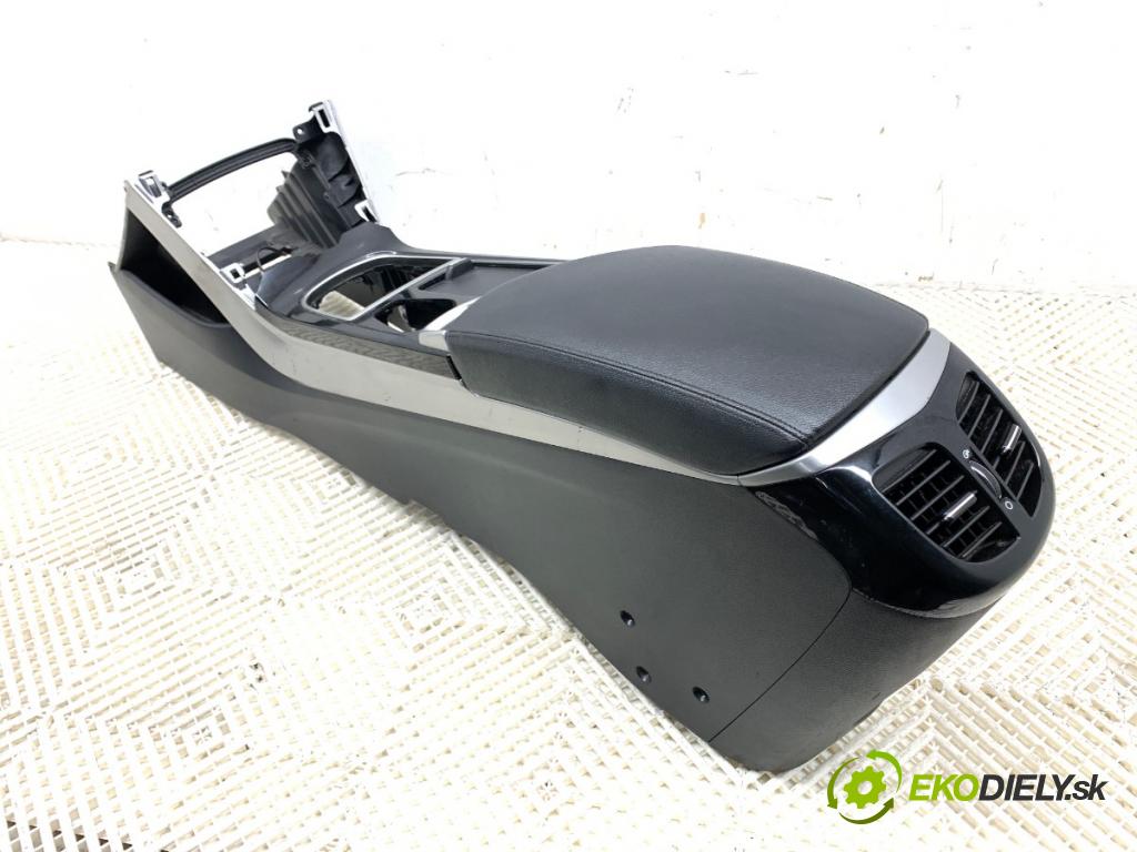 HYUNDAI i40 Kombi 2013 85 kW 1.7 CRDi 1685 Lakťová opierka  (Lakťová opierka)