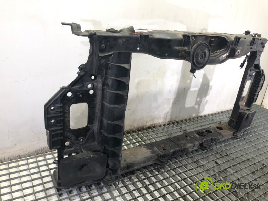 HYUNDAI i40 Kombi 2013 85 kW 1.7 CRDi 1685 Držiak predný  (Výstuha predná)