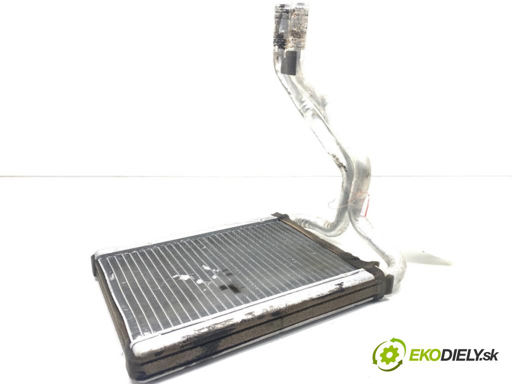 HYUNDAI i40 Kombi 2013 85 kW 1.7 CRDi 1685 topné těleso radiátor topení  (Radiátor topení)