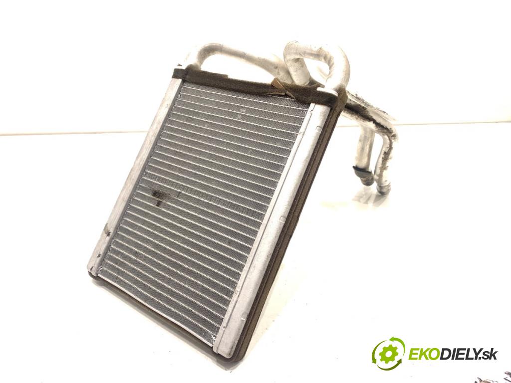 HYUNDAI i40 Kombi 2013 85 kW 1.7 CRDi 1685 topné těleso radiátor topení  (Radiátor topení)