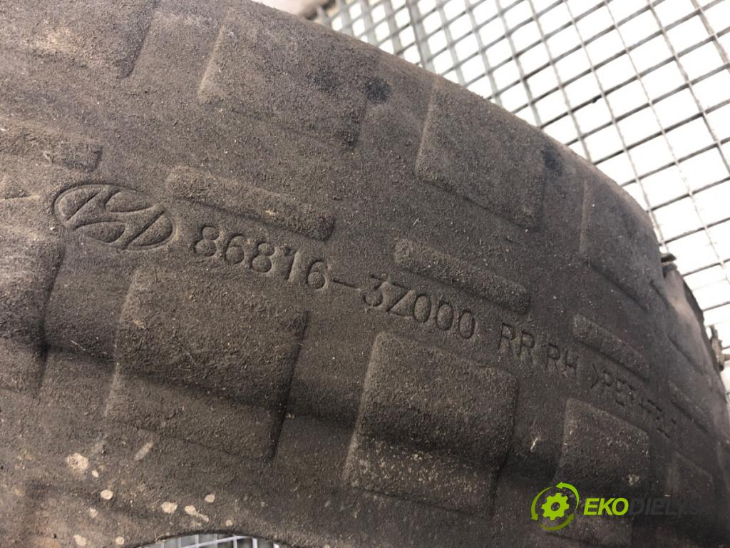 HYUNDAI i40 Kombi 2013 85 kW 1.7 CRDi 1685 podblatník pravy predný 86816-3Z000