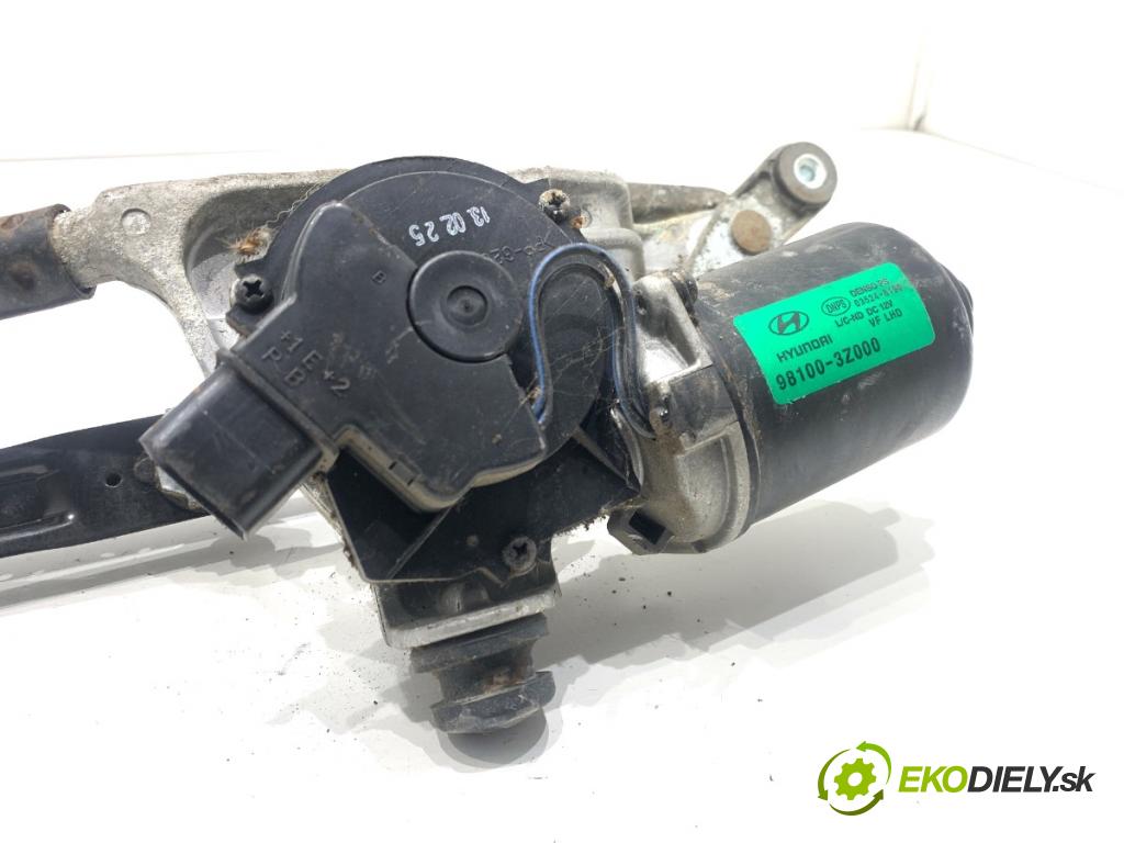 HYUNDAI i40 Kombi 2013 85 kW 1.7 CRDi 1685 Mechanizmus stieračov predný 98100-3Z000 (Motorček stieračov predný)