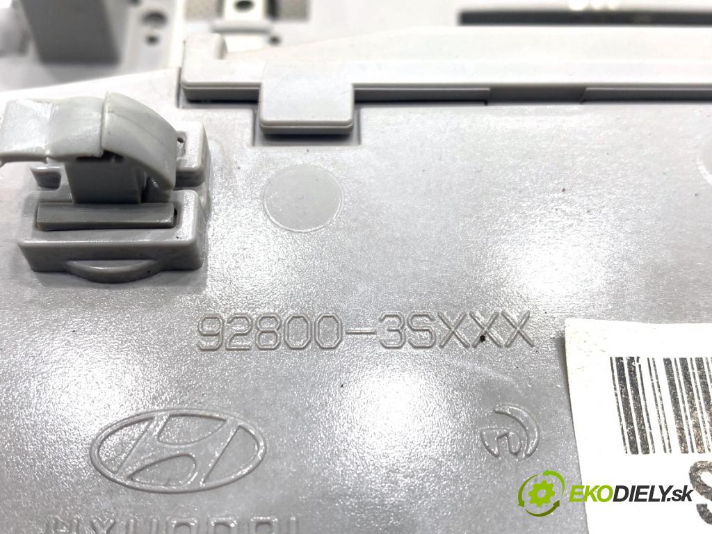 HYUNDAI i40 Kombi 2013 85 kW 1.7 CRDi 1685 Svetlo stropné 92800-3SXXX