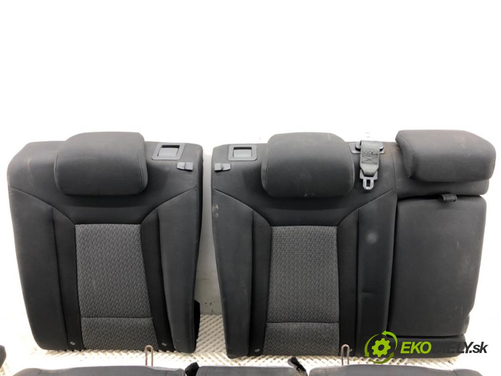 HYUNDAI i40 Kombi 2013 85 kW 1.7 CRDi 1685 Sedadlo druhý rad