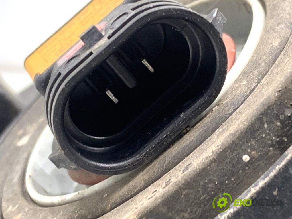 HYUNDAI i40 Kombi 2013 85 kW 1.7 CRDi 1685 hmlové svetlo, hmlovka levý přední část 92201-3Z010