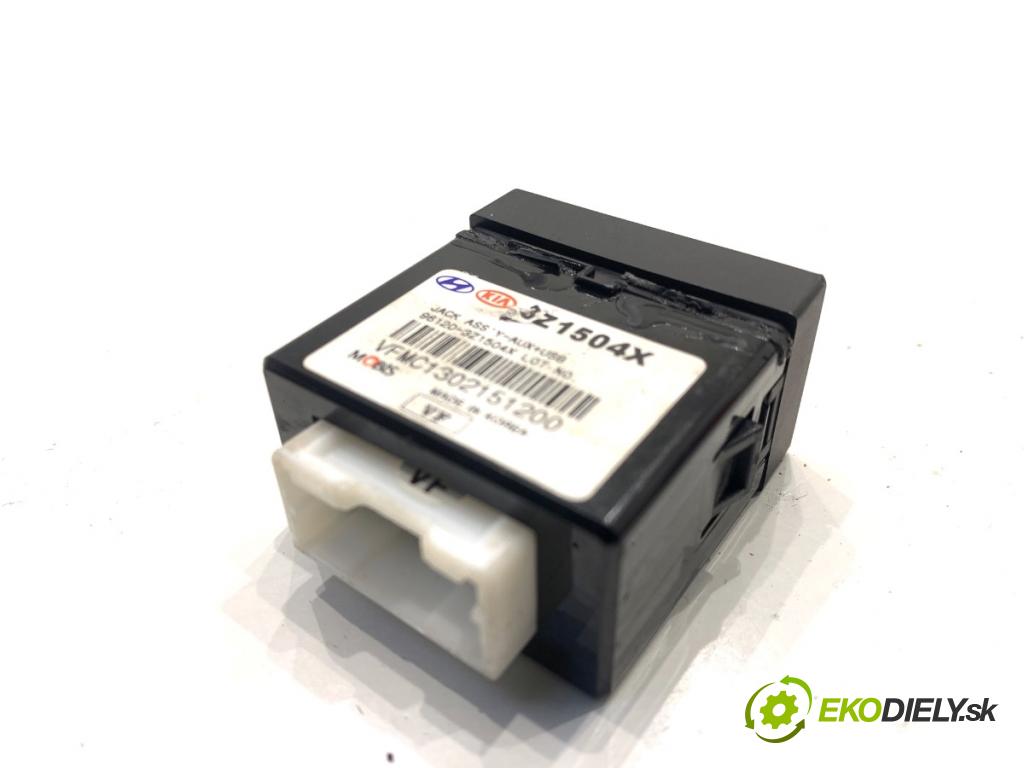 HYUNDAI i40 Kombi 2013 85 kW 1.7 CRDi 1685 HNÍZDO: USB 96120-3Z1504