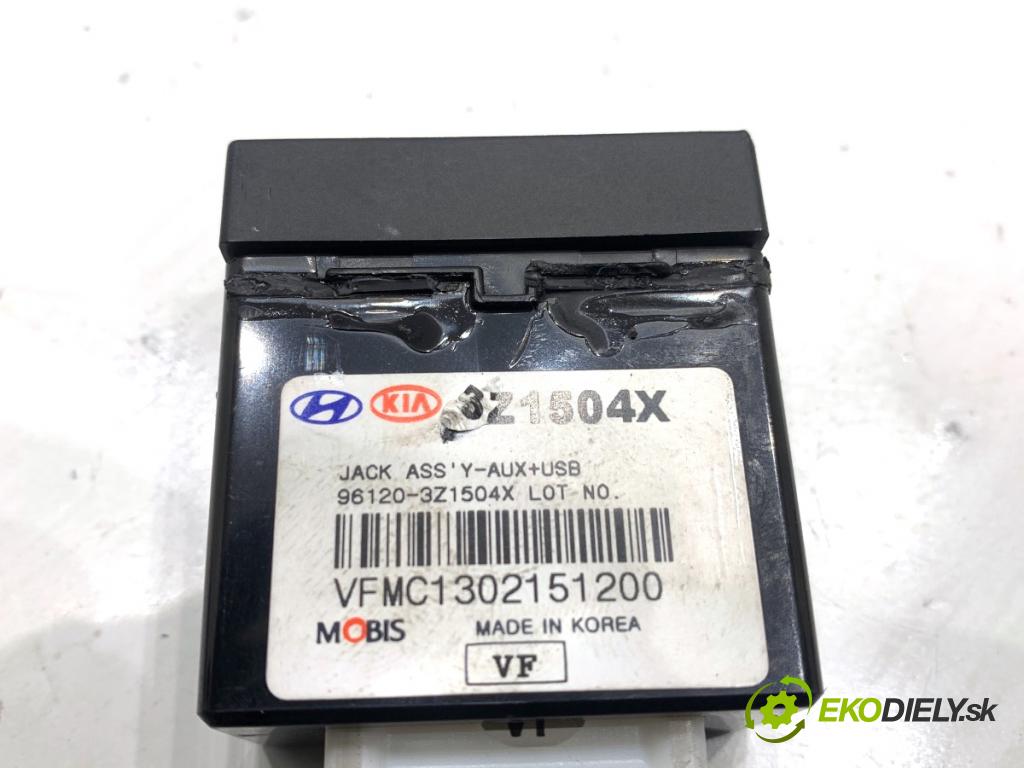 HYUNDAI i40 Kombi 2013 85 kW 1.7 CRDi 1685 HNÍZDO: USB 96120-3Z1504