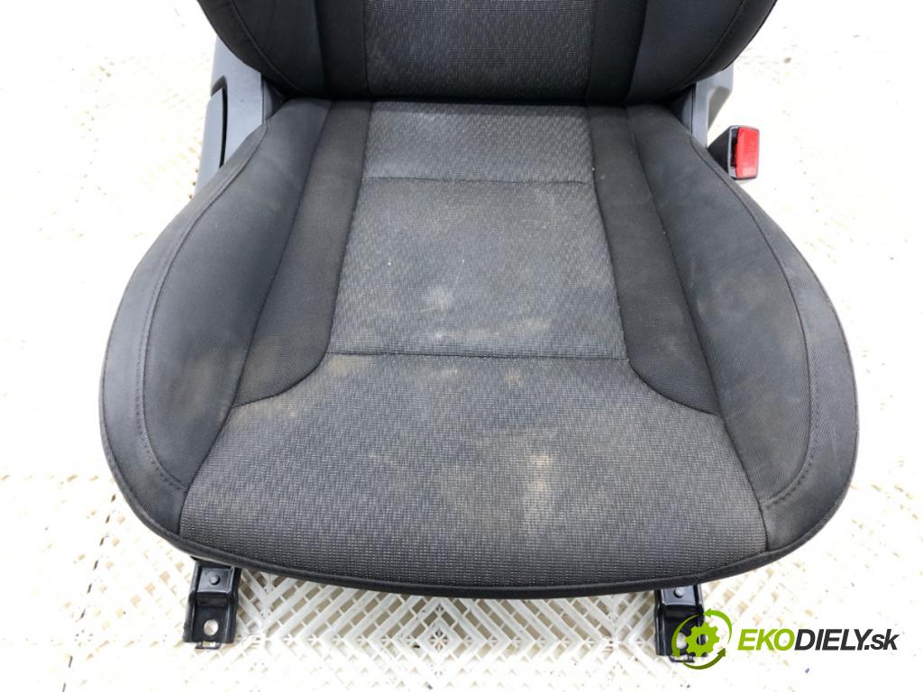 HYUNDAI i40 Kombi 2013 85 kW 1.7 CRDi 1685 Sedadlo pravy predný
