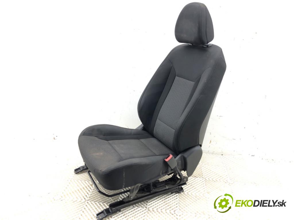 HYUNDAI i40 Kombi 2013 85 kW 1.7 CRDi 1685 Sedadlo pravy predný