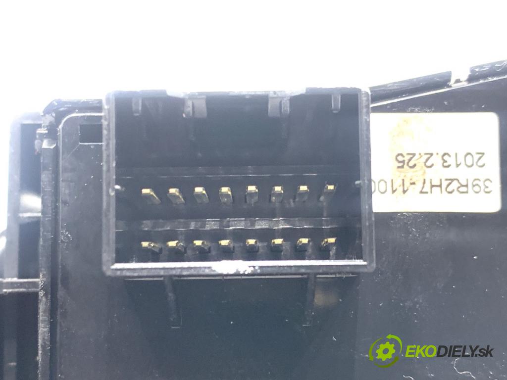 HYUNDAI i40 Kombi 2013 85 kW 1.7 CRDi 1685 kulisa brzdy ruční brzdy 93766-3Z040