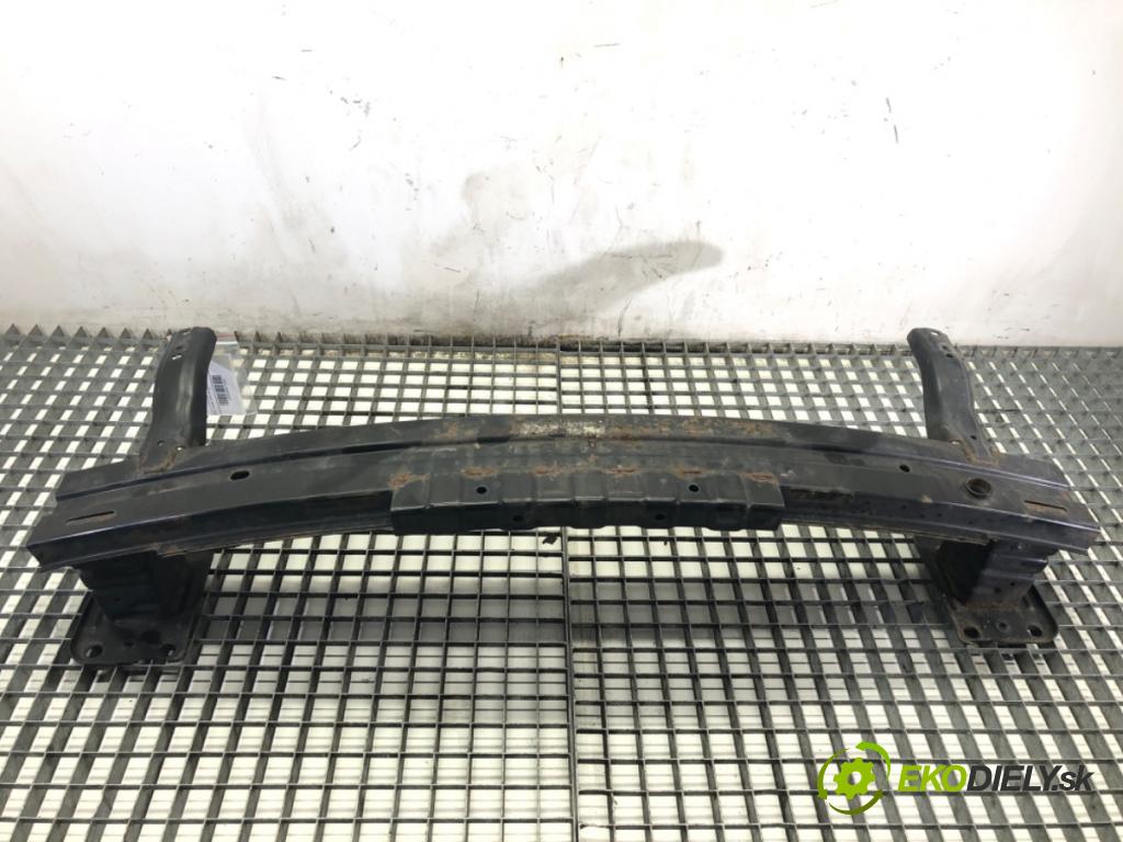 HYUNDAI i40 Kombi 2013 85 kW 1.7 CRDi 1685 výztuha nárazníka přední část  (Přední výztuha)