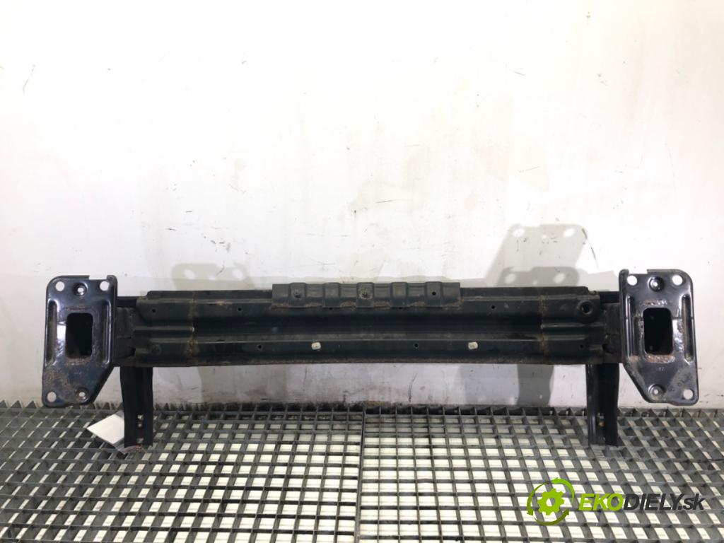 HYUNDAI i40 Kombi 2013 85 kW 1.7 CRDi 1685 výztuha nárazníka přední část  (Přední výztuha)
