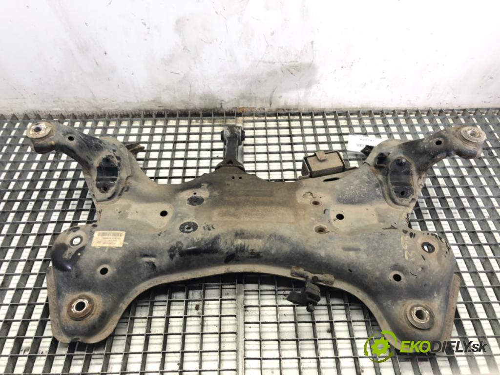 HYUNDAI i40 Kombi 2013 85 kW 1.7 CRDi 1685 výztuha pod motor 62401-3Z100 (Přední výztuha)