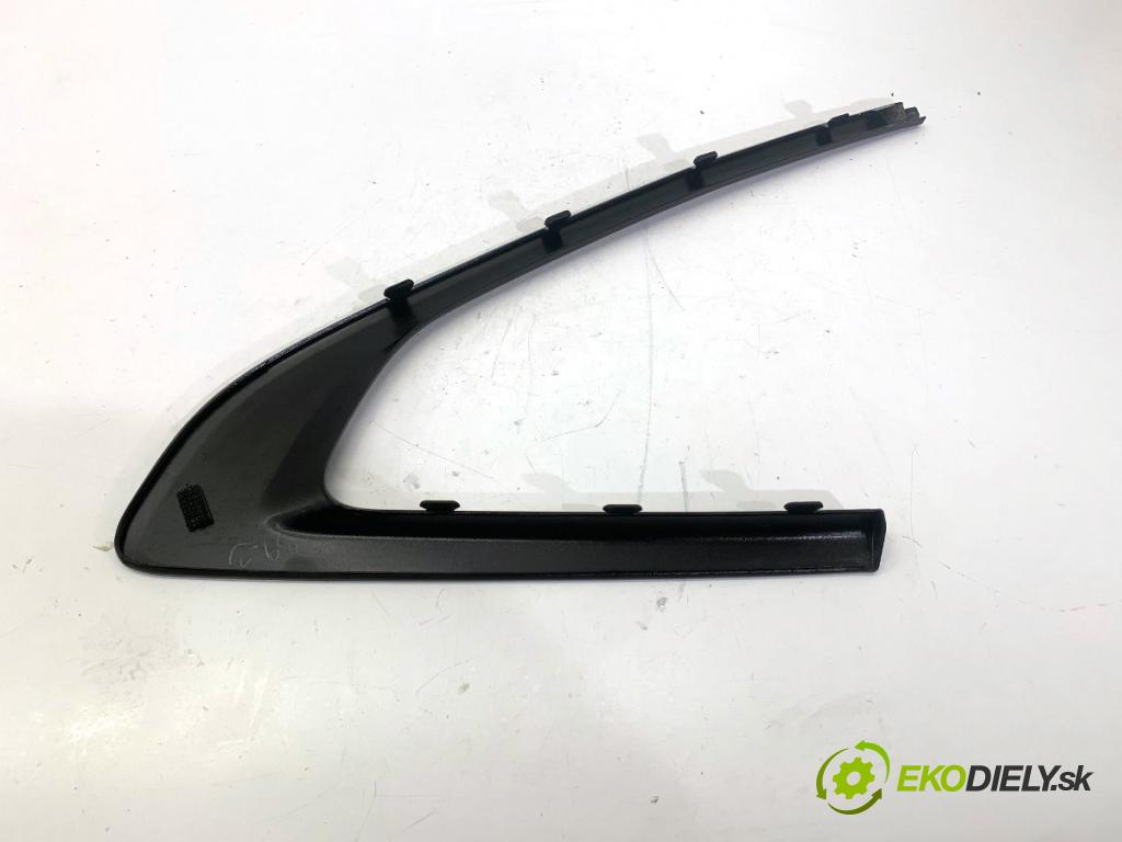 BMW F44 coupe 2021 131 kW 220 i 1998 Lišta okna bočnej TELO: ľavy zad