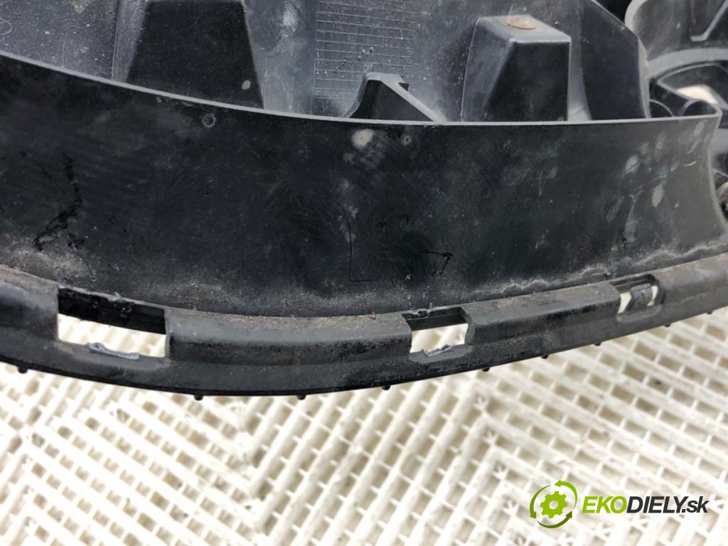 HYUNDAI i40 Kombi 2013 85 kW 1.7 CRDi 1685 mřížka maska (Přední mřížka (maska chladiče))