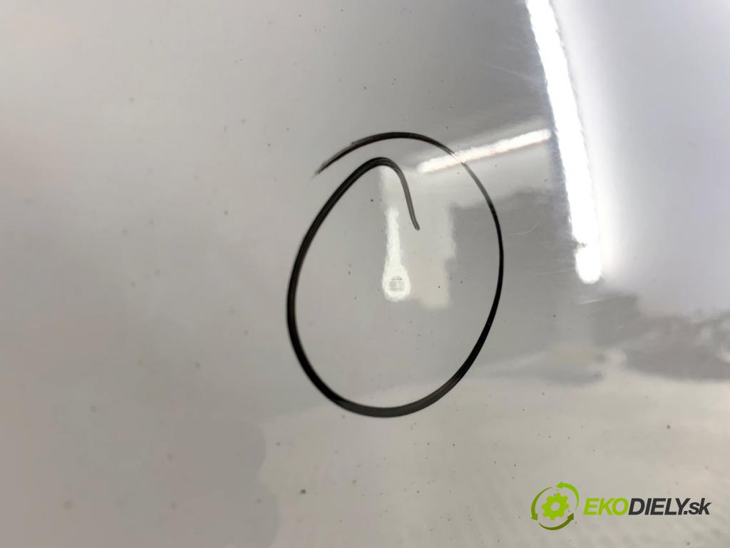 HYUNDAI i40 Kombi 2013 85 kW 1.7 CRDi 1685 Dvere pravy predný NCW