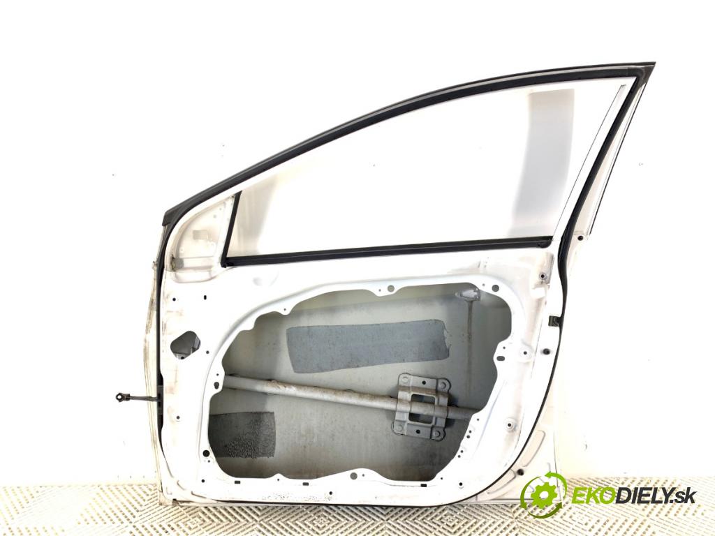 HYUNDAI i40 Kombi 2013 85 kW 1.7 CRDi 1685 Dvere pravy predný NCW