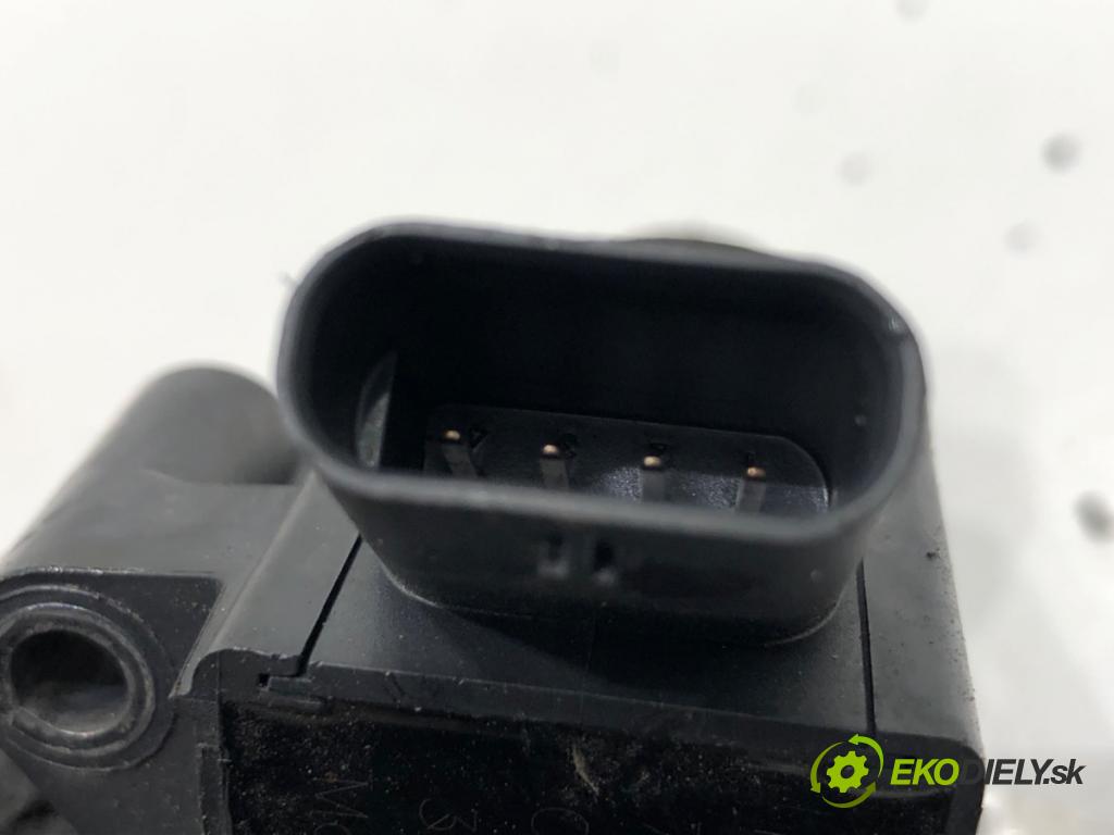 OPEL ASTRA K liftback 2020 81 kW 1.2 Turbo (68) 1199 cívka zapalovací 55595166 (Zážehová cívka)