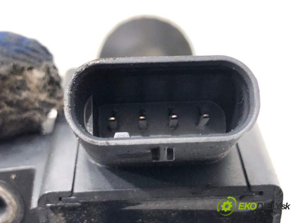 OPEL ASTRA K liftback 2020 81 kW 1.2 Turbo (68) 1199 cívka zapalovací 55595166 (Zážehová cívka)